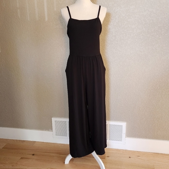 Old Navy Black pant jumpsuit size Medium - Picture 1 of 7